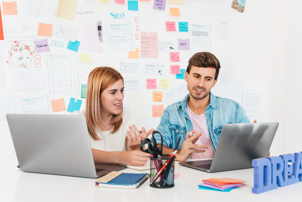 How to Choose Between a Web Design Agency and a Freelancer in Dubai